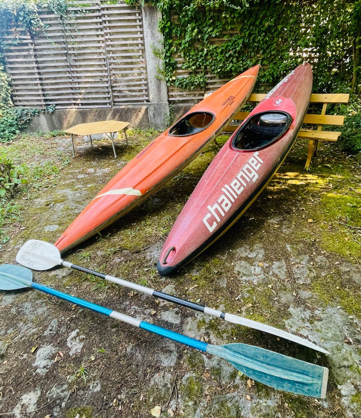 Bateaux: 2 Kajaks mit Paddeln – D'occasion à Thun par miss_eggli
