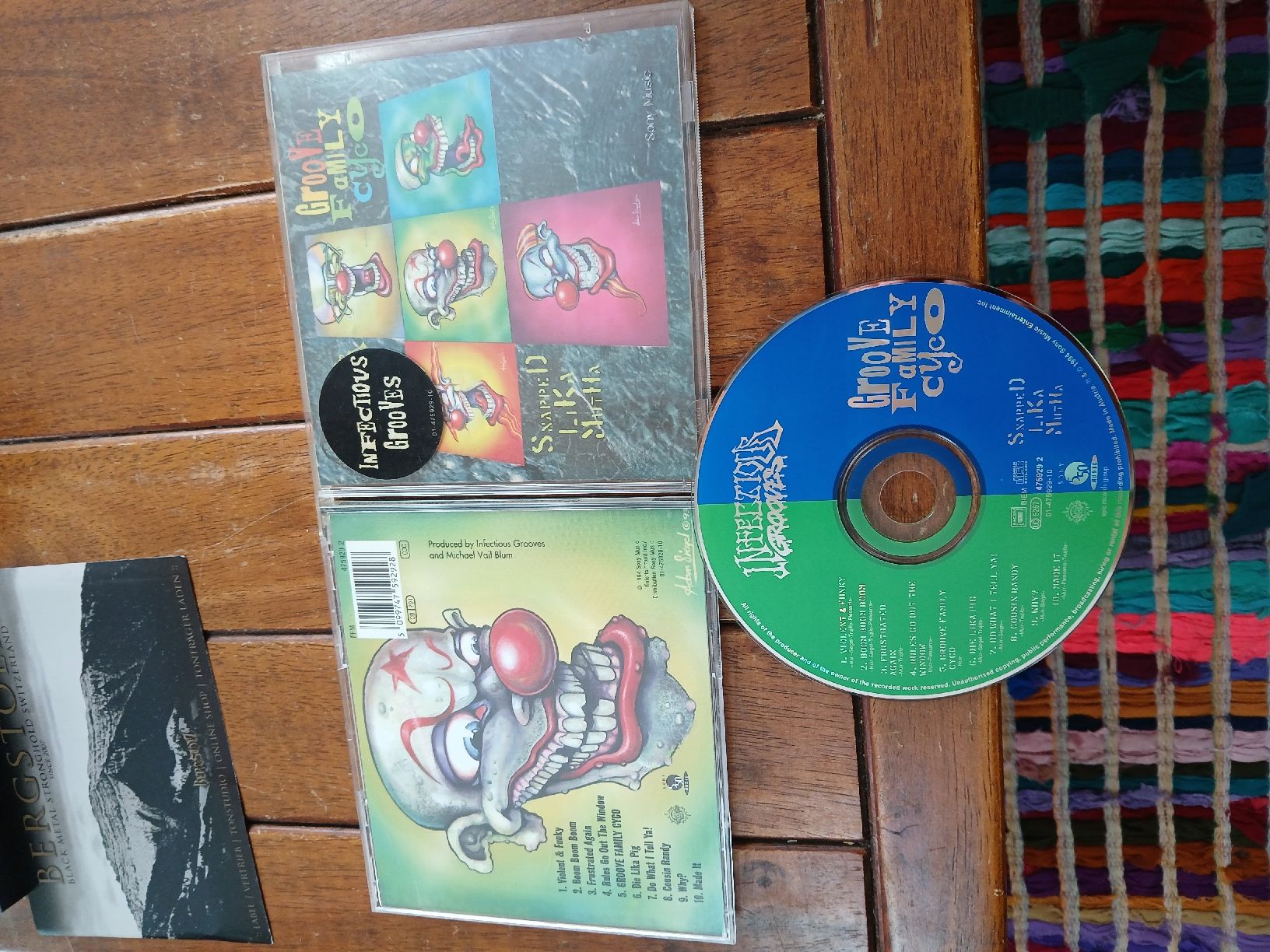 CD: infectious grooves- groove... – Usato da St-Cergue venduto da VeganWarrior