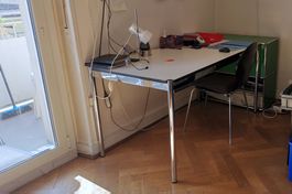 USM Bürotisch weiss mit Metallgestell guter Zustand