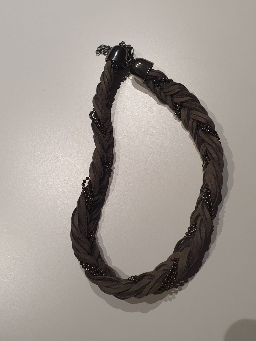 Catenine: Kette, grau, Wildleder, Modeschmuck – Usato da Heinrichswil venduto da sabi2809 1