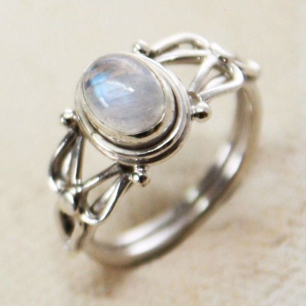 Anelli: Mondstein Ring echt Silber 925 blau schimmernd Gr.55 modern – Nuovo e nell'imballaggio originale da Bad Salzdetfurth venduto da Weltenbummler-Shop 1