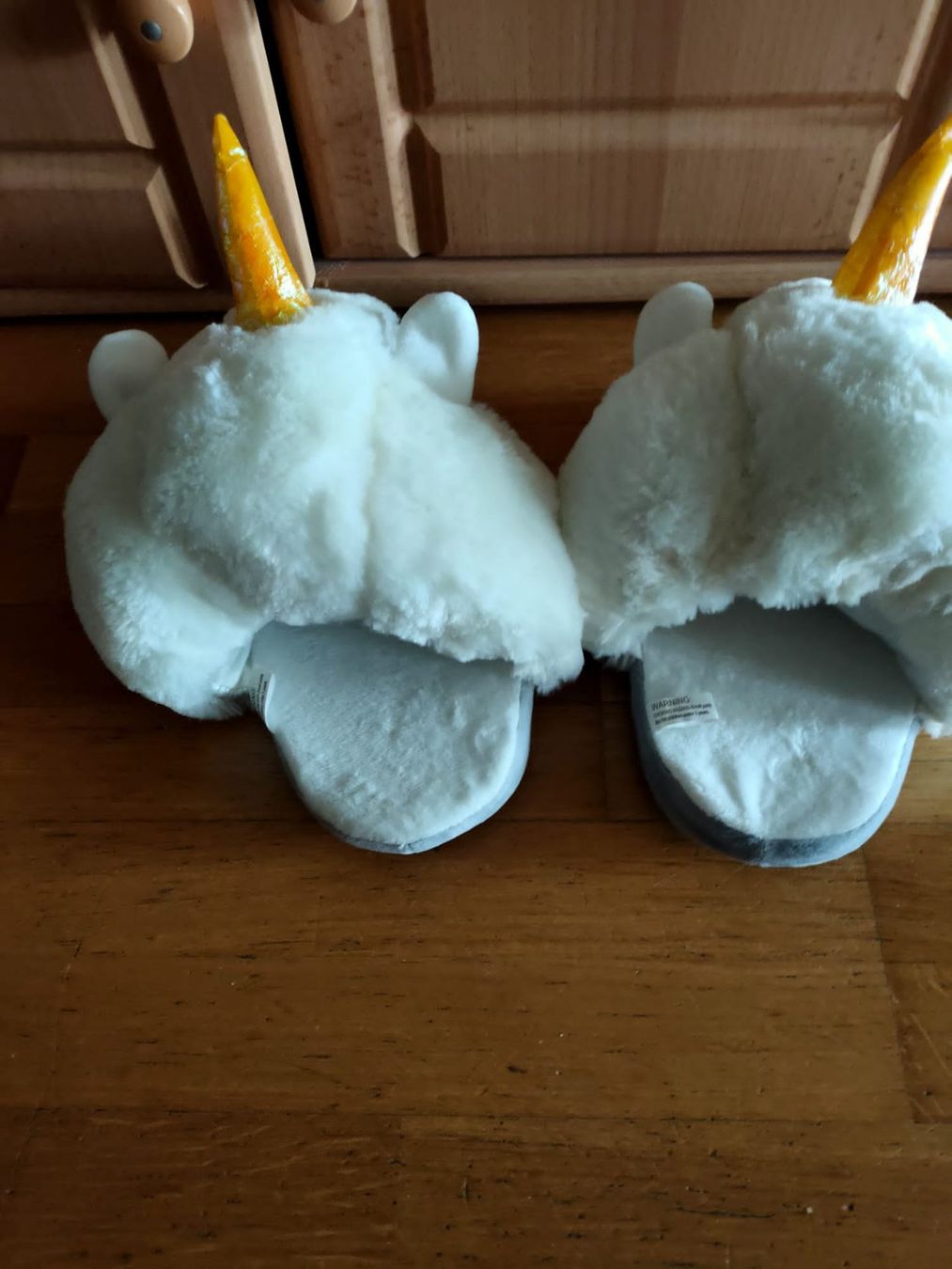 Herrenschuhe: Einhorn Hausschuhe Gr. 38-40 – Gebraucht aus Luzern von Luzern_Energy 1