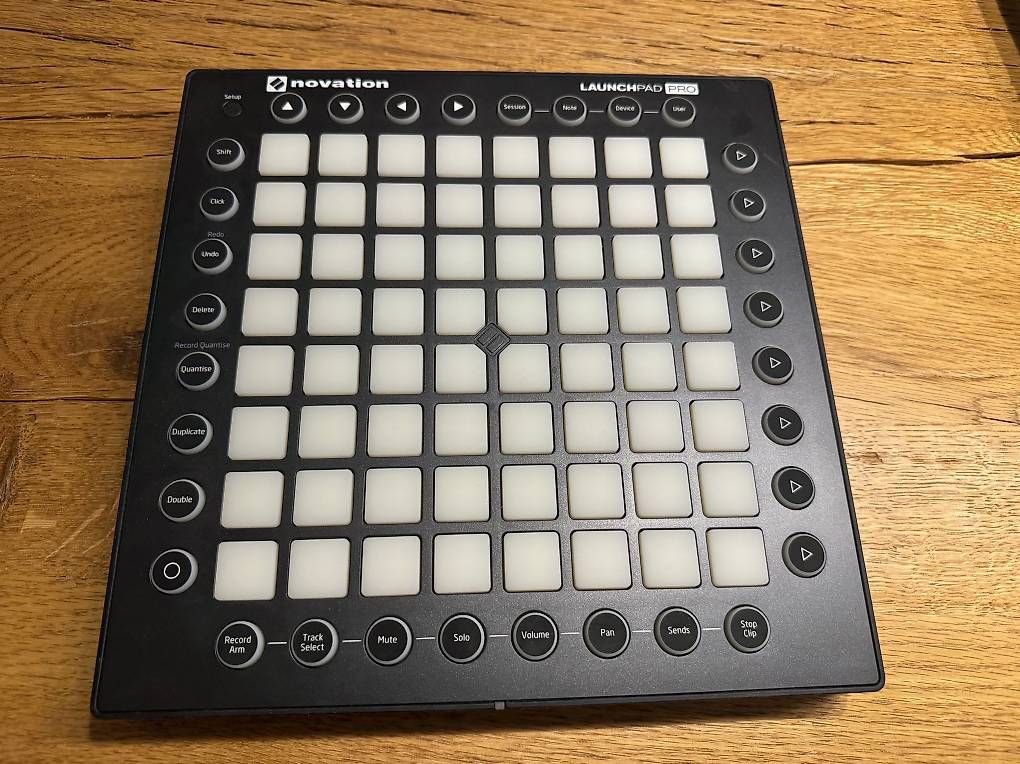 Musikinstrumente: Novation Launchpad Pro  MIDI / Ableton Controller – Gebraucht aus Glattfelden von C750