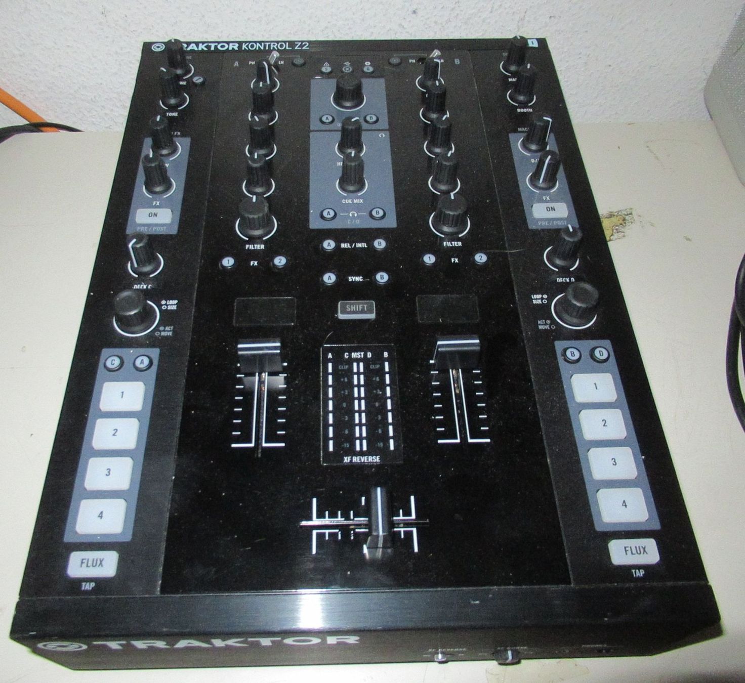 Traktor Console di mixaggio: Traktor Kontrol Z2 Native Instruments – Usato da Männedorf venduto da livesteam 7