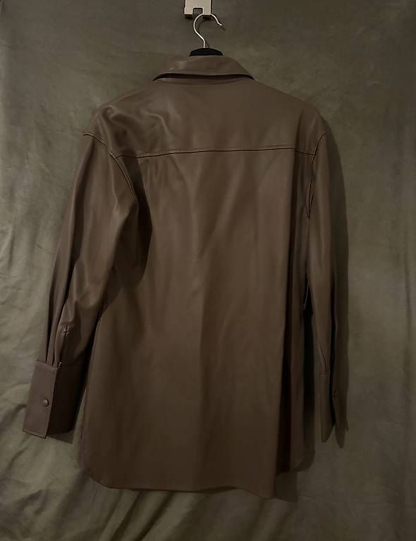 Camicette: Oversized Lederoptik Hemdjacke / Braun – Nuovo e nell'imballaggio originale da Oberurnen venduto da buesraak 1