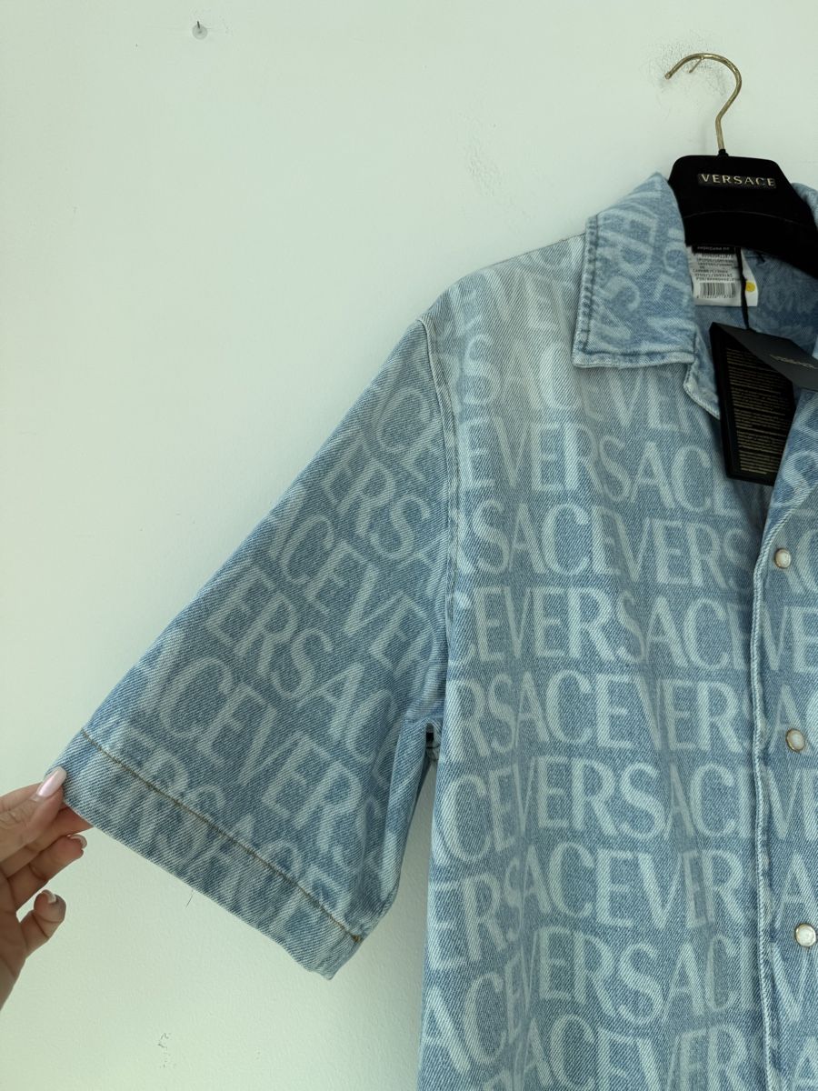 Versace Chemises: Bellissima camicia in Denim con logo Versace – Neuf avec emballage d'origine à Castagnola par BlondiePosh 4