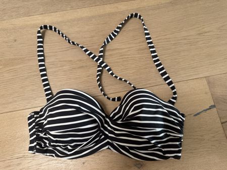 Bikinioberteil von S.Oliver, schwarz/weiss gestreift Gr. 38D