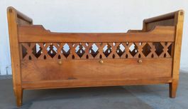 antikes Kinderbett Biedermeier
