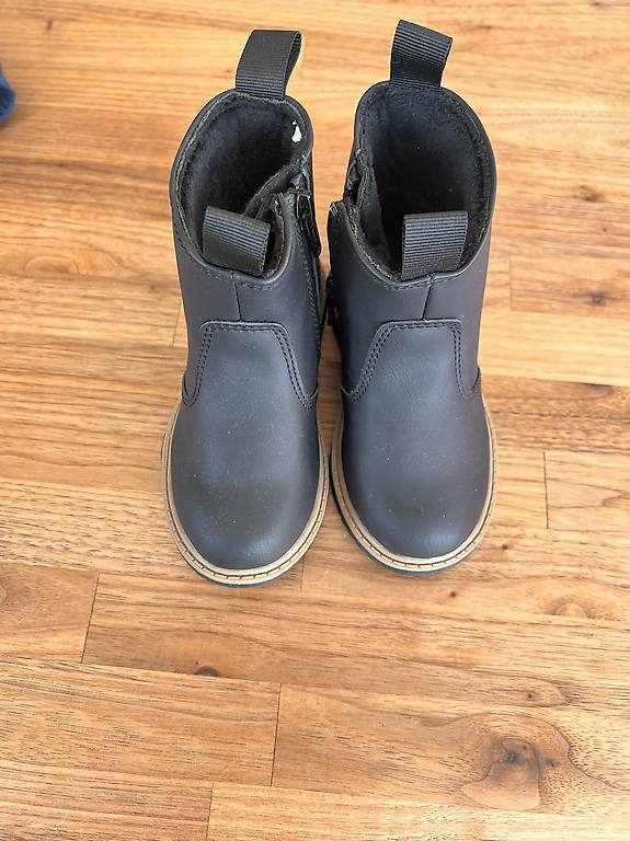 Chaussures garçon: Schuhe Gr.25 – D'occasion à Zürich par esp_v7ml 1