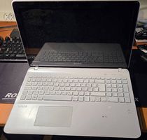 Laptop 15" Sony Vaio Fit Defekt-> bootet nicht mehr