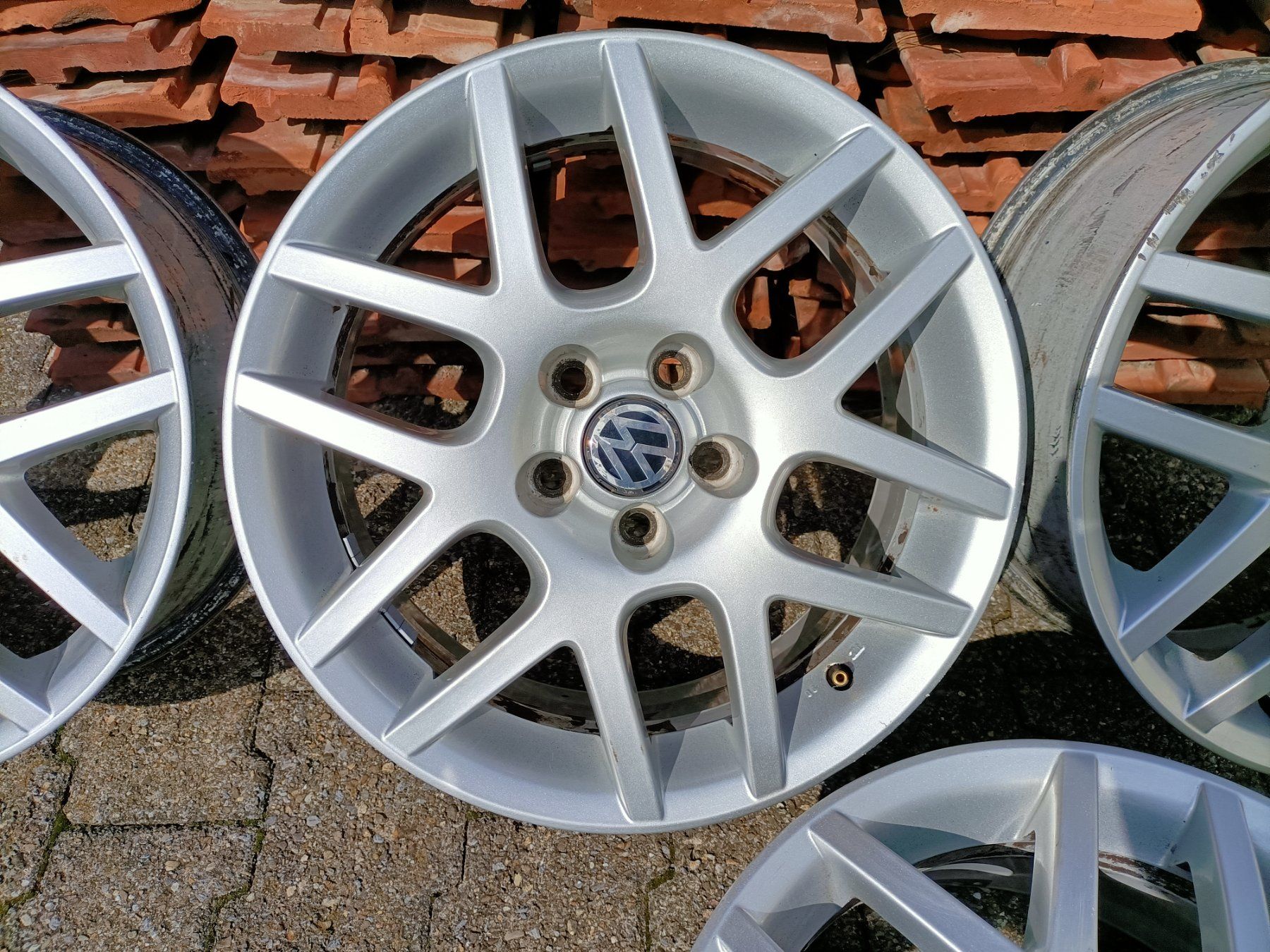 Volkswagen Felgen: Alufelgen VW Golf 4  6.5J x 16 " – Gebraucht aus Wald ZH von  2