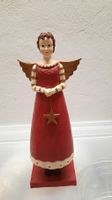 Grosser, roter Engel (Stehfigur)