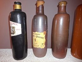 6 Steingutflaschen