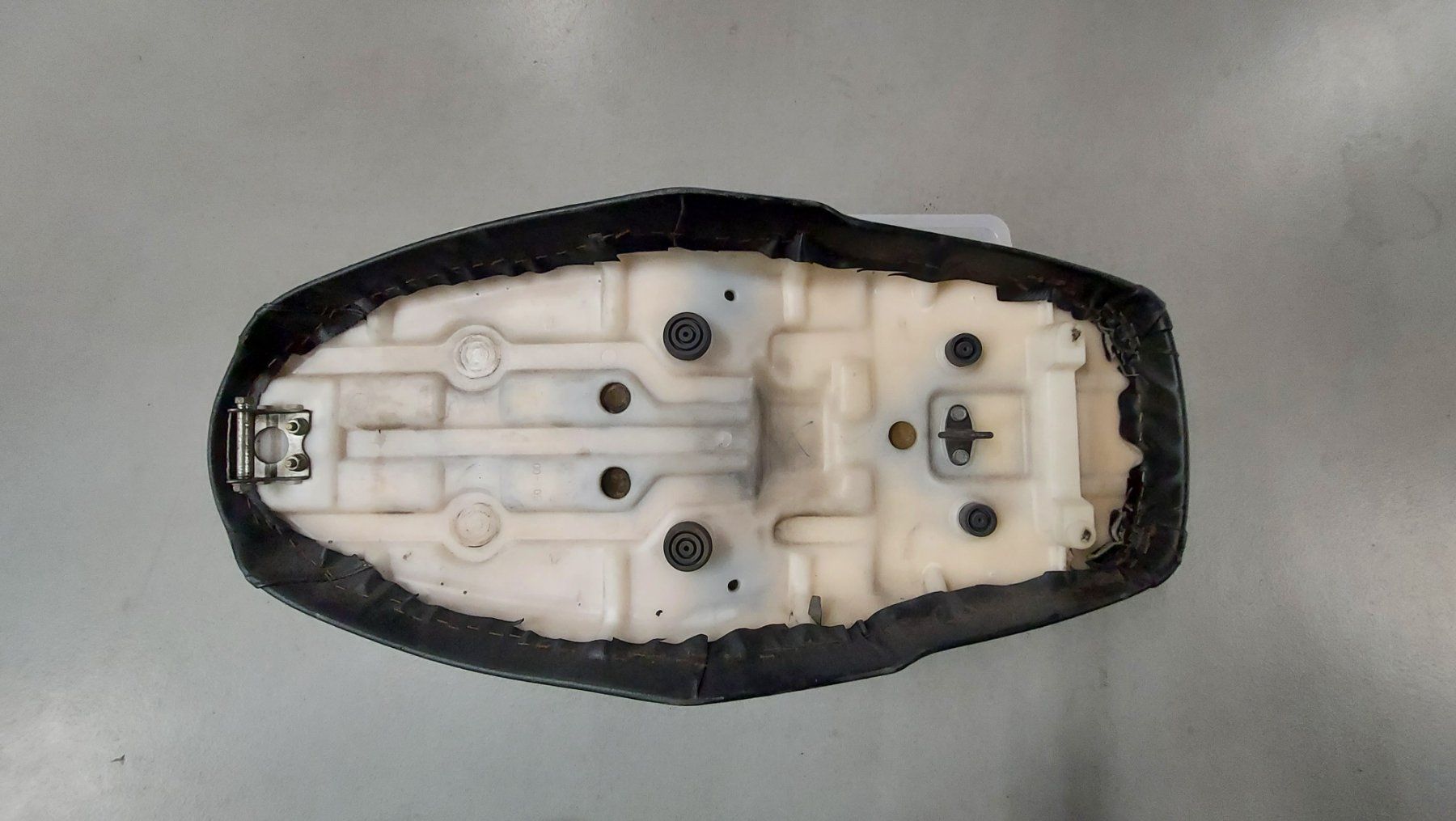 Yamaha Tutti pezzi di ricambio per scooter: Selle pour Yamaha Beluga 125 – Usato da Satigny venduto da massimo-95 5