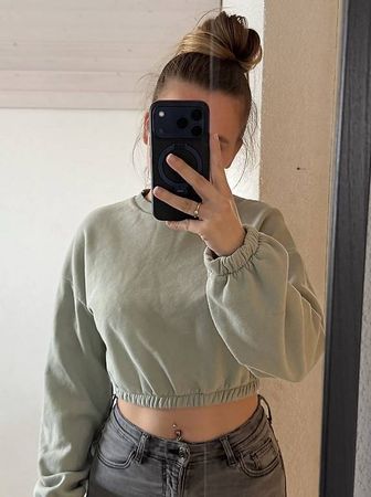 HELLGRÜNES CROPPED SWEATSHIRT