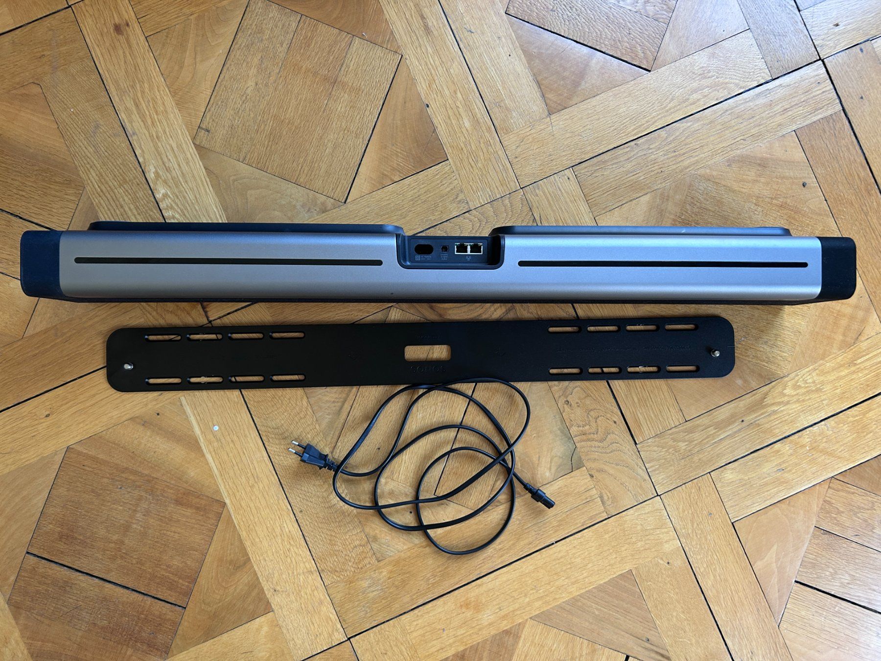 Sonos Home cinéma: Sonos Playbar occasion + support mural + câble alimentation – D'occasion à Genève par Fastbozzo 2