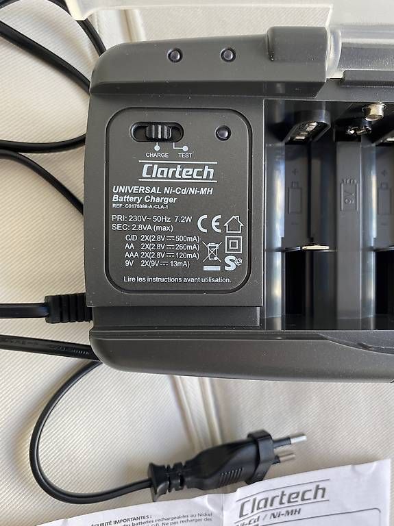 Caricabatterie: Chargeur de batteries  – Usato da Genève venduto da Olivi660 4