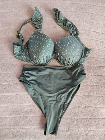 Bade Bikini (Oberteil 85 C / Hose 42grün mit weissen Punkten