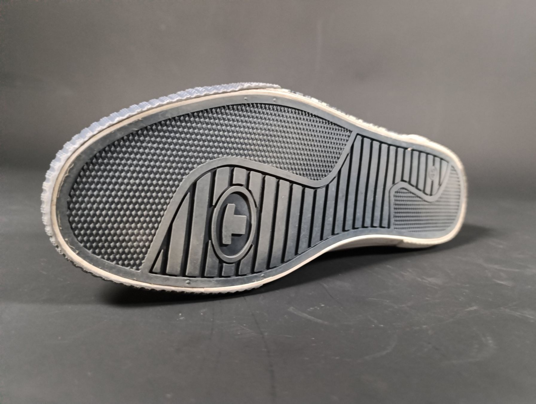 Tom Tailor Scarpe da uomo: TOM TAILOR Chaussures blanches taille 45 – Usato da Thielle venduto da Plusvalue_Neuchatel 3