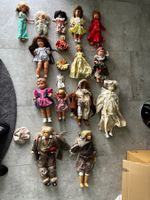 Konvolut Puppen mit Kleidern verschiedene Grössen guter Z...