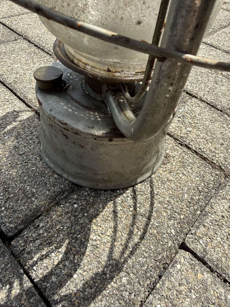 Lampes anciennes: Sturmlaterne Metall Glas gebraucht – D'occasion à BASEL par zum_schneugge 2