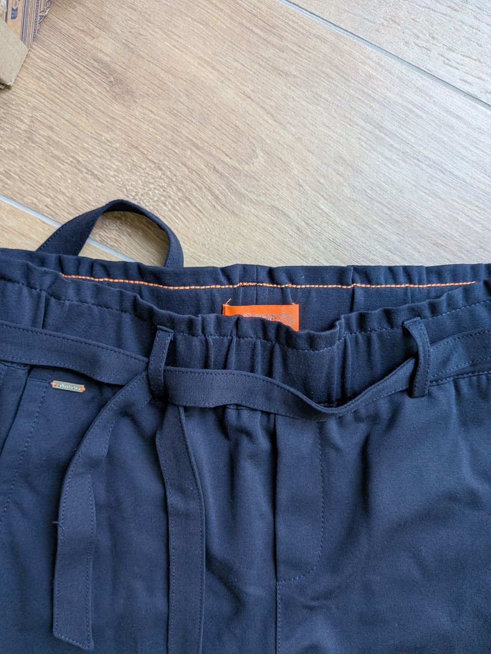 Pantaloni: Street One Stoffhose dunkelblau – Nuovo (secondo la descrizione) da Eschenbach SG venduto da SanFranciscoCalifornia 1
