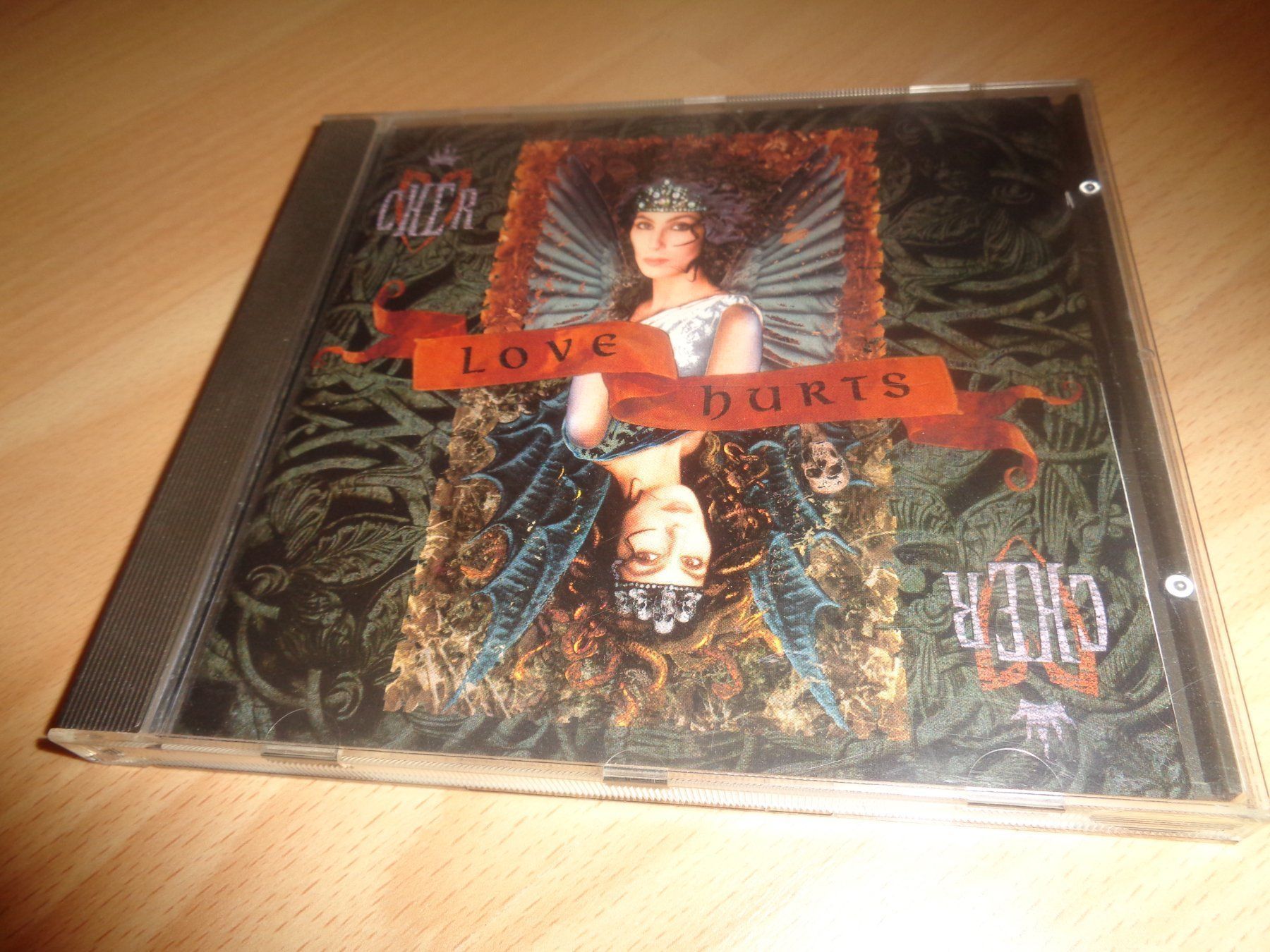 CD: Cher - Love Hurts (CD) – Usato da Olten venduto da Disc-Ausverkauf