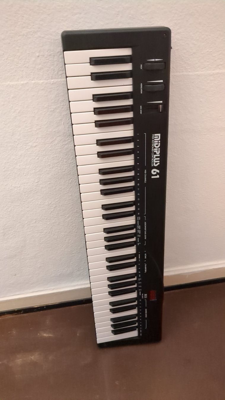 Strumenti musicali: Midiplus 61 - Midi Keyboard Controller (Midikeyboard) – Difettoso da Basel venduto da haferkleie 1