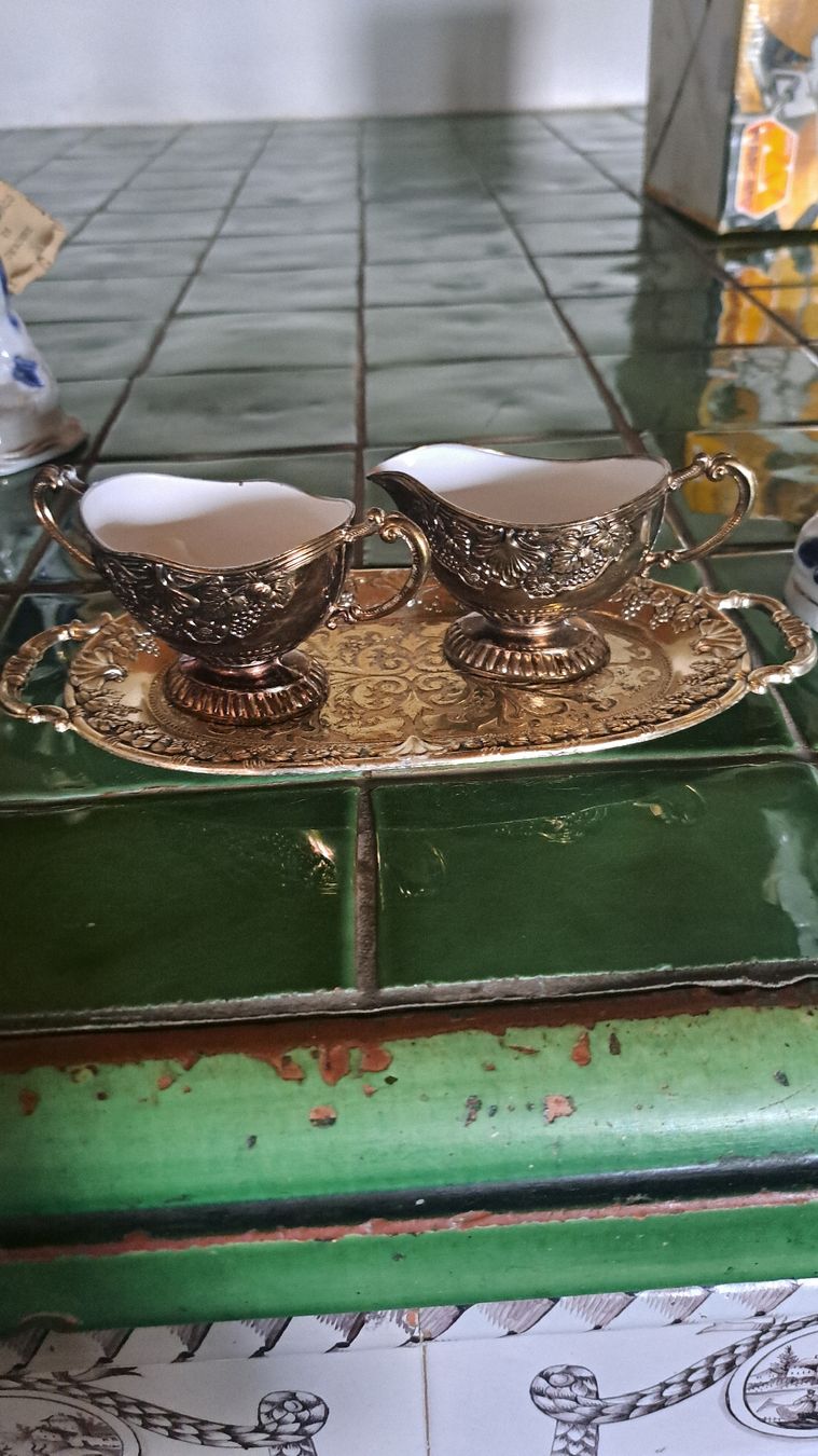 Set di piatti: Antikes Zucker und Milch Set, Metalltablett, emailliert  – Usato da Kölliken venduto da Upcycling-by-Mc-TAM 5