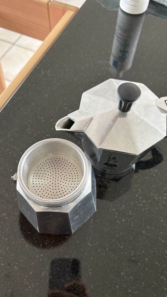 Bialetti Kaffeemaschinen & Espressomaschinen: Bialetti Moka Express – Gebraucht aus Starrkirch-Wil von mar_fk8r 1