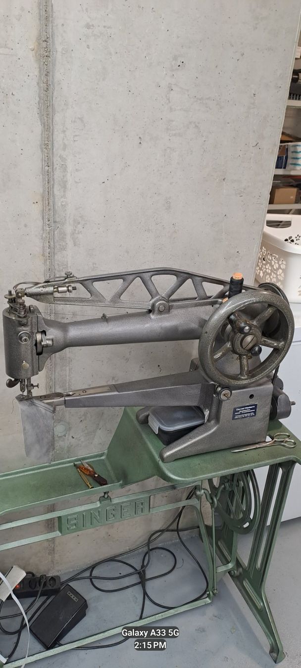 Singer Machines à coudre: Nähmaschine Singer – D'occasion à Bichwil par Zeitlos48 4