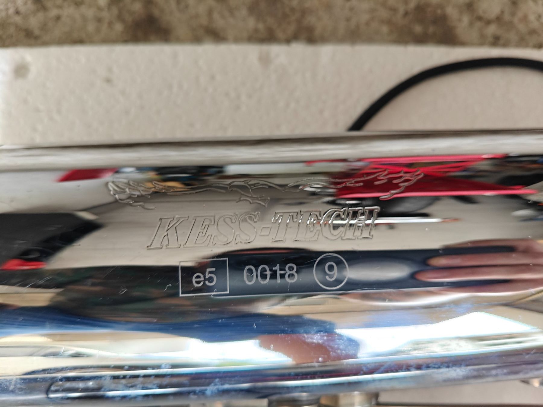 Harley-Davidson Sistemi di scarico: Système d'échappement Kesstech à commutation manuelle. – Usato da Biel/Bienne venduto da sangreracing 2