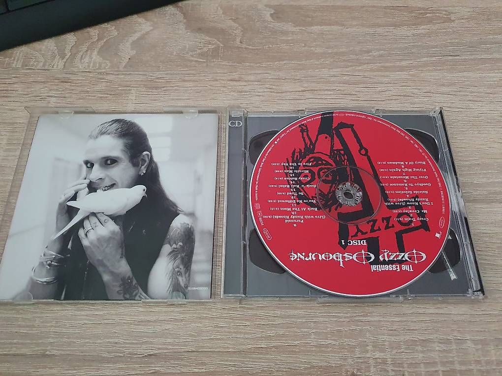CDs: Ozzy Osbourne - The Essential 2CDs – Gebraucht aus Alpnach Dorf von simtok77 2