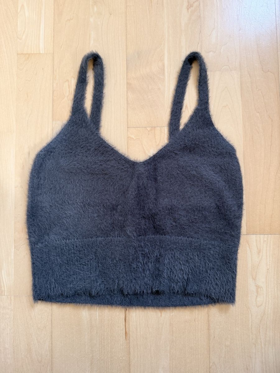Pull&Bear Camicette, T-shirt & Top: GRAUES FLAUSCHIGES PULL&BEAR CROP TOP – Usato da Neerach venduto da lar_tkp2