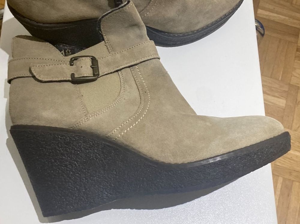 Bata Damen Pantolette Aus Nubuk Leder - Italienische Qualität Mit Verstellbaren Riemen