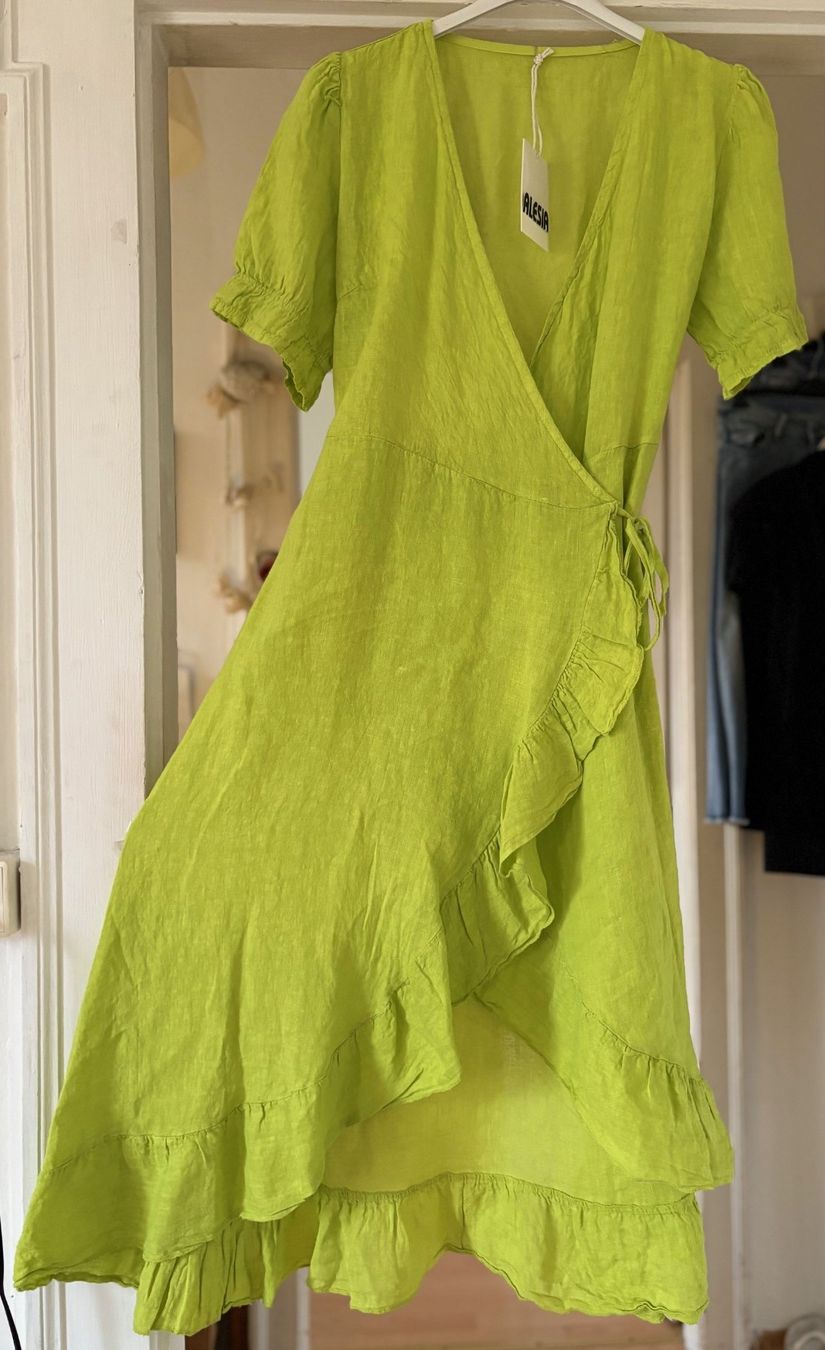 Robes: ROBE EN LIN! M – Neuf avec emballage d'origine à Locarno par NicoNion 1
