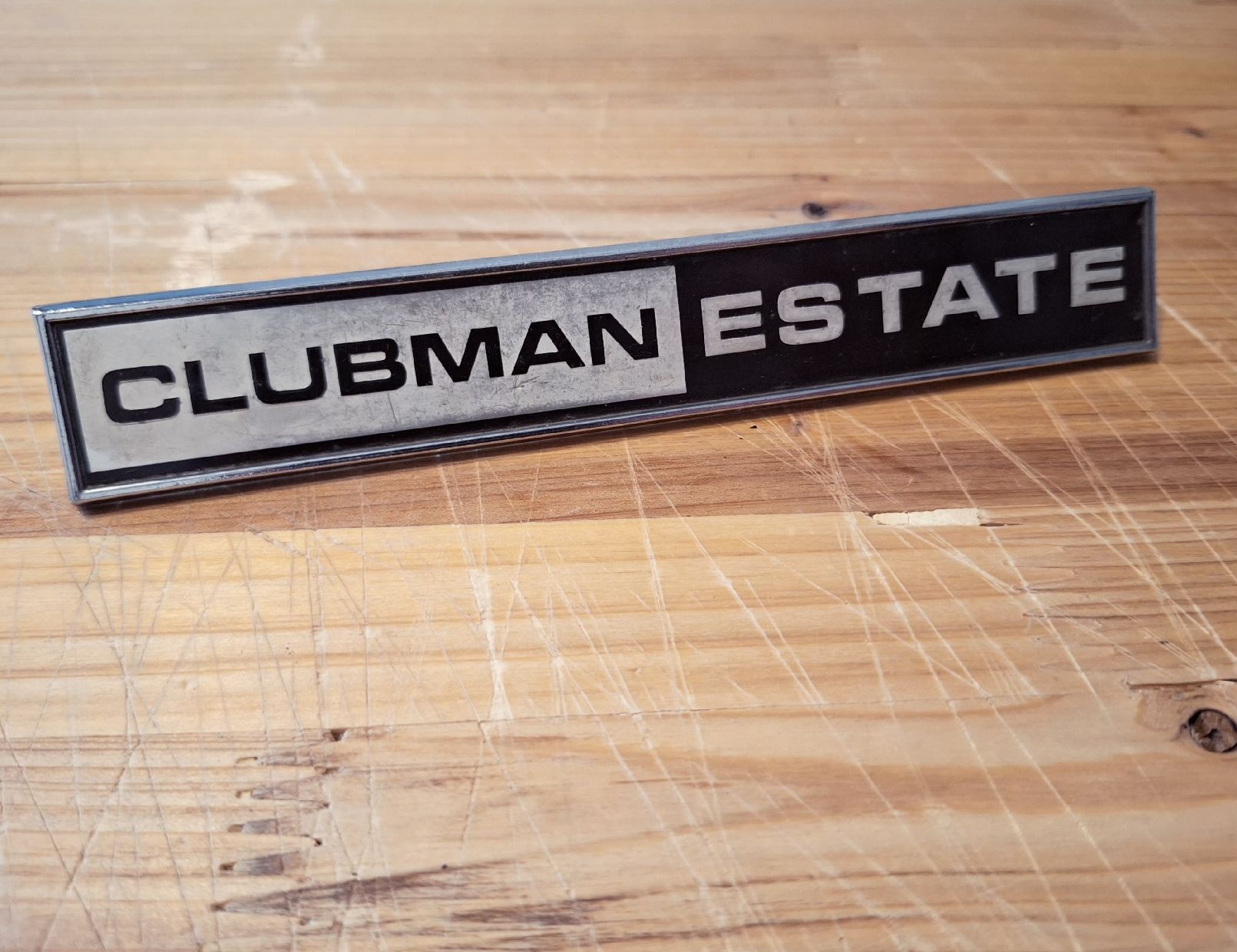 Mini Tutti pezzi di ricambio auto: Mini Clubman Estate Emblem – Usato da Triesen venduto da BLACKSHEEP75 2