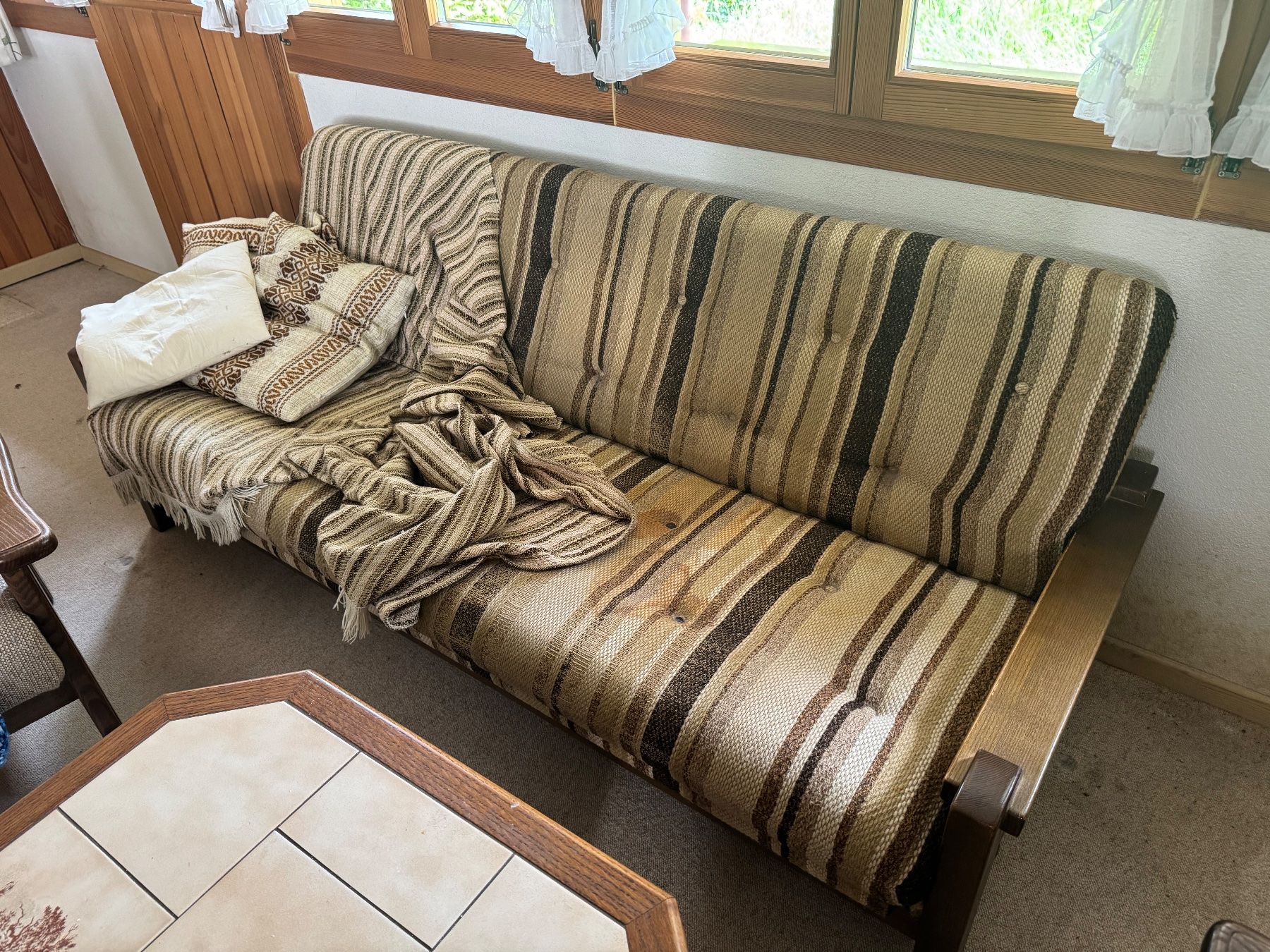 Divani: Rustikale Wohnzimmer-Möbel-Set, 5-teilig, Holz – Usato da Volketswil venduto da markdenzler 2