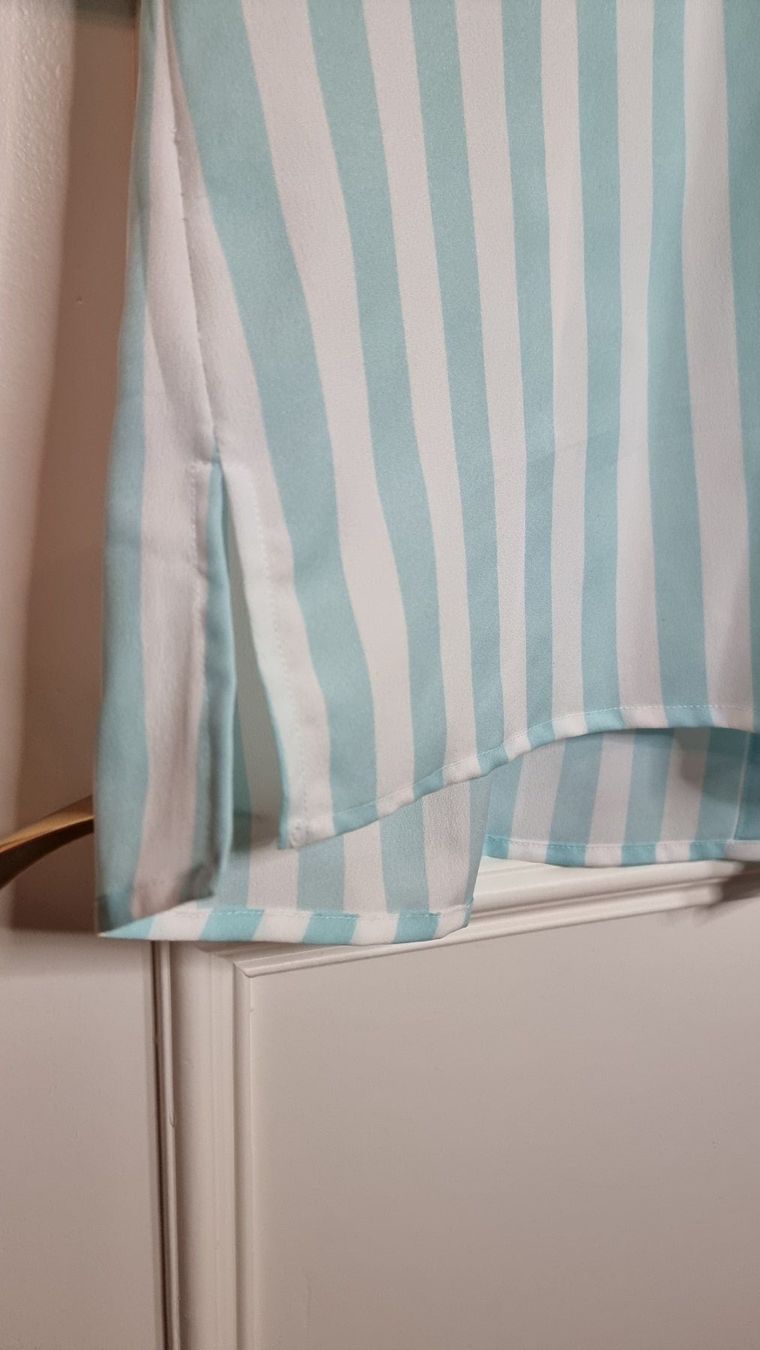 Camicette: Sommerliche Bluse gestreift Gr. 48 türkis/weiss – Usato da Wald ZH venduto da CapLux 4