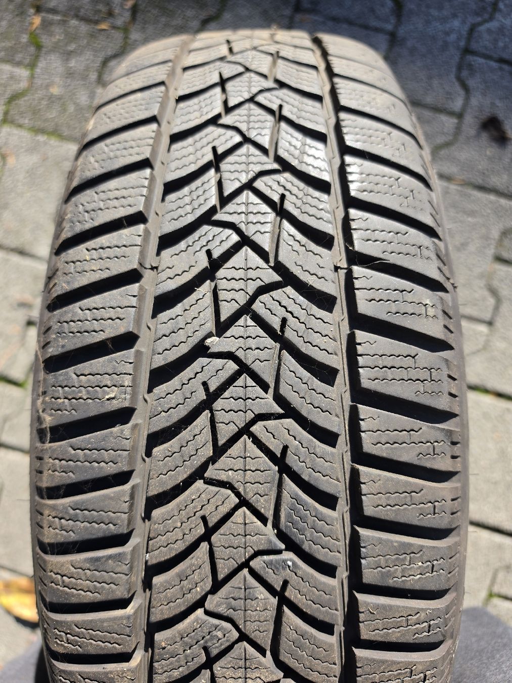 Skoda Pneus & Kompletträder: Winterpneu mit Alufelgen – Gebraucht aus Bubikon von wal_v977 1