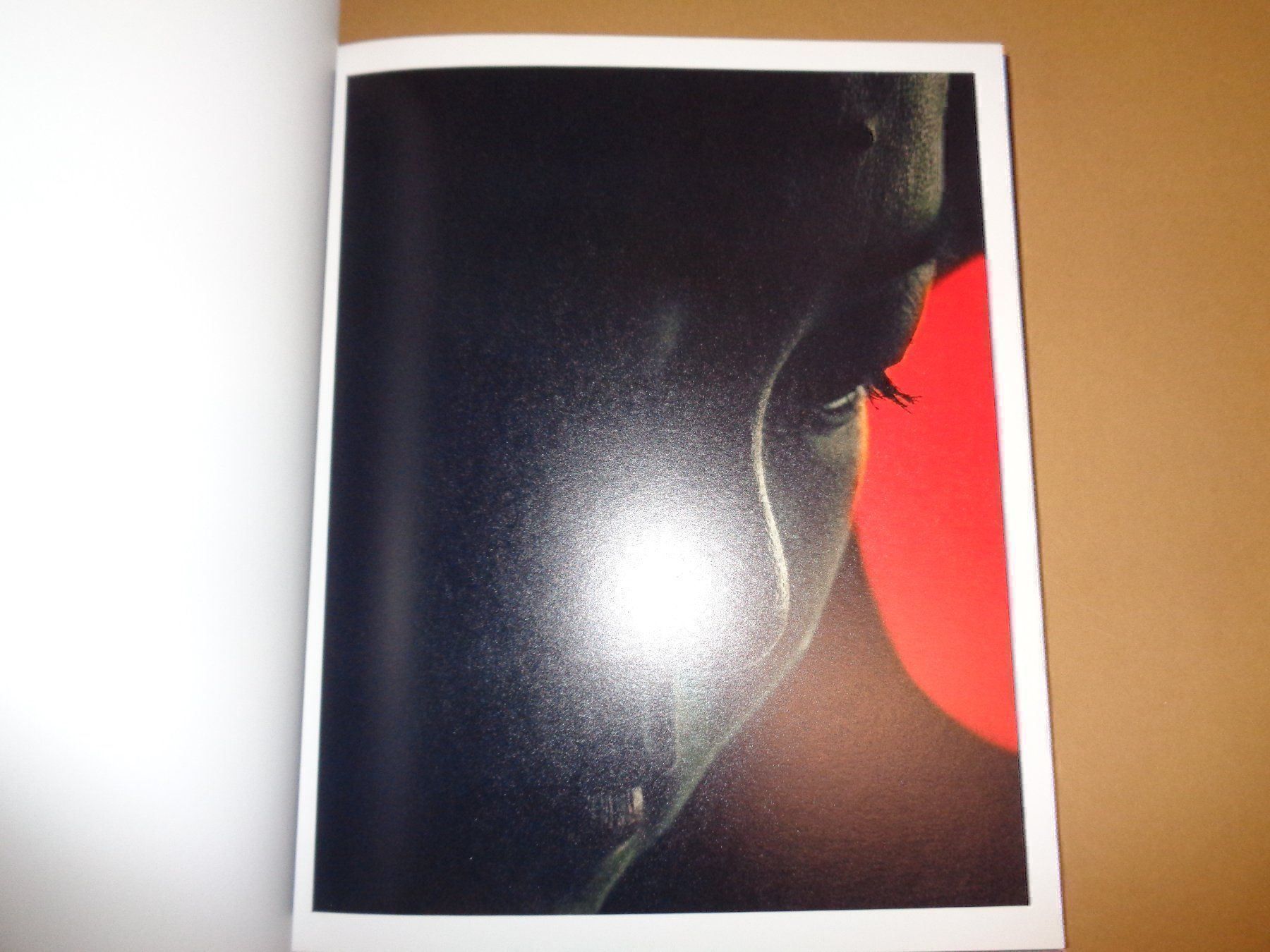 Bücher: APROXIMATE JOY Christopher Anderson foto – Gebraucht aus Welschenrohr von Regool 4