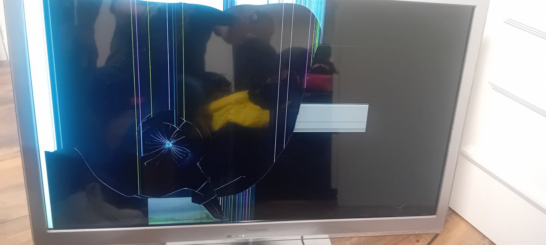Televisori: 2×Tv...1×bluetooth speaker....DEFEKT – Usato da Rothrist venduto da Y.altun 4