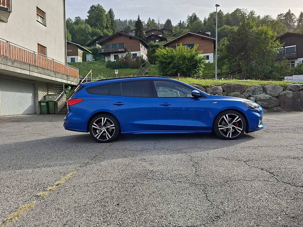 Automobili: FORD Focus 2.0 TDCi ST Line Automatic, B&O, Head-Up, Android – Usato da Flumserberg Bergh venduto da ali_bnr8 2
