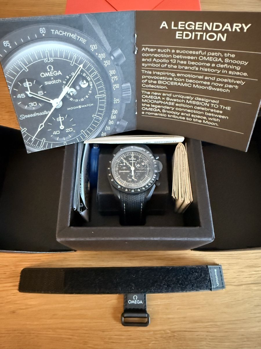 Swatch Orologi: Omega Swatch Moonswatch New Moon Snoopy – Nuovo e nell'imballaggio originale da Feuerthalen venduto da marcocoiro