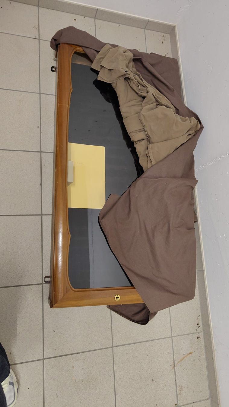 Vitrinen: Vitrine – Gebraucht aus Märwil von tam_wrv6