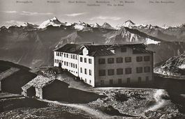 Gemmipass, Berghaus Wildstrubel,mit Panorama