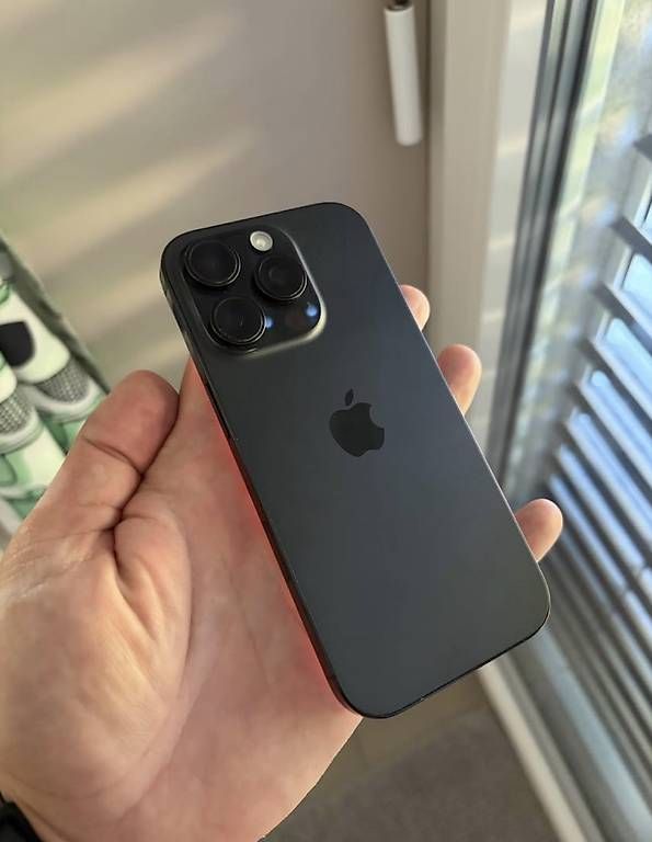 Apple Telefoni cellulari / Smartphones: iPhone 16 pro 128gb noir – Usato da Muraz (Collombey) venduto da Tiagoveiga20 2
