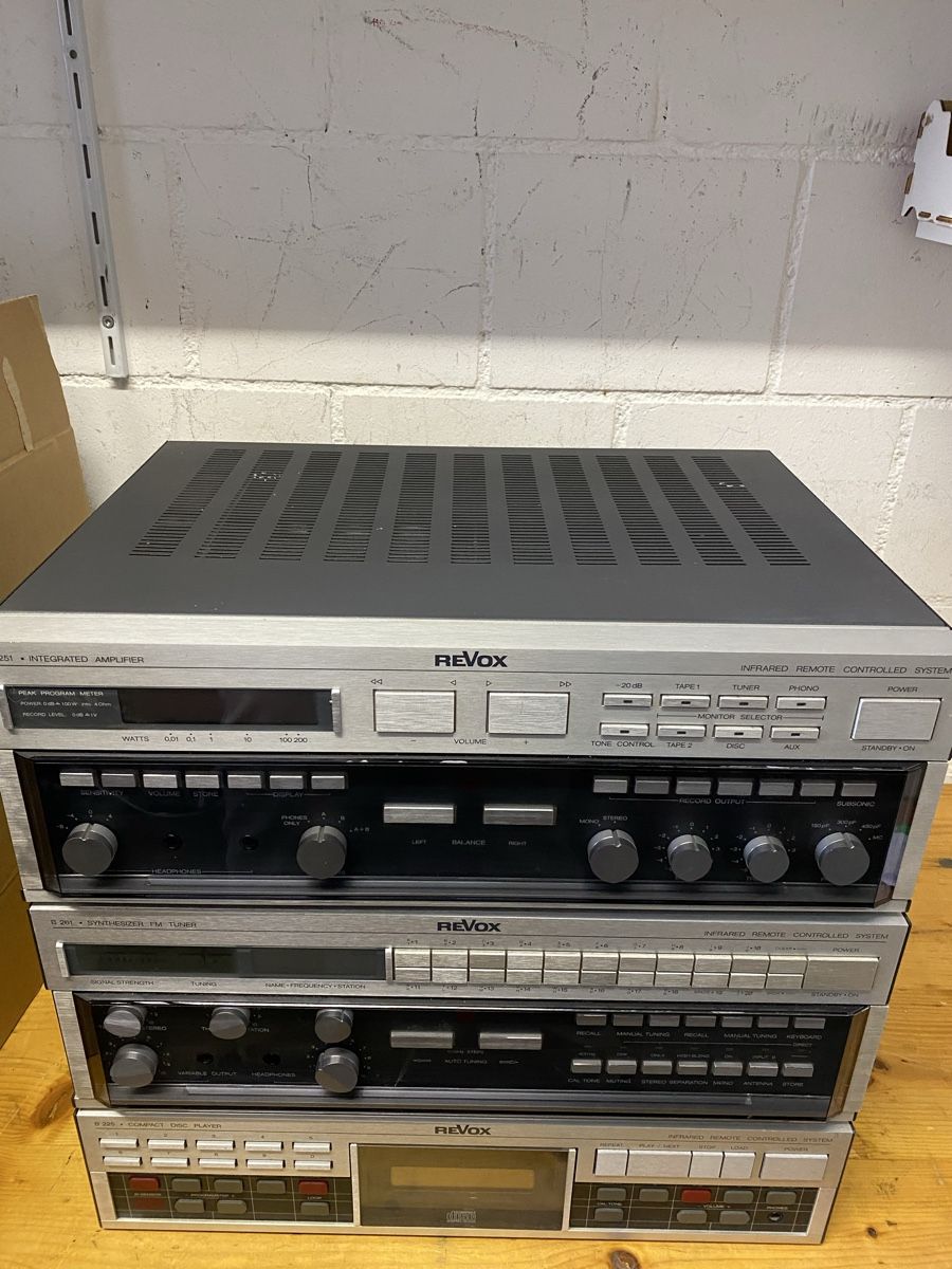 Revox Receiver: Revox B251, B261, B225 – Defekt aus Luzern von Harikan