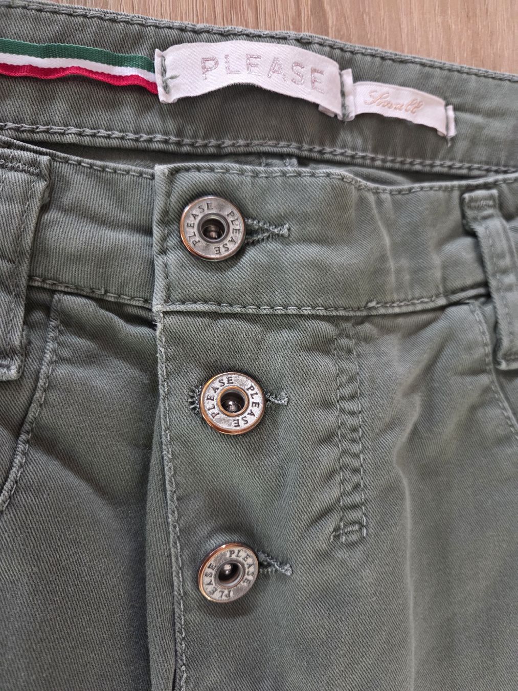 Pantaloni: Superbe pantalon vert olive Please, taille 38. – Usato da Praz-de-Fort venduto da val_j9xs 1