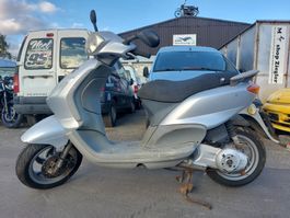Piaggio Fly 125  Roller Scooter ohne Schlüssel